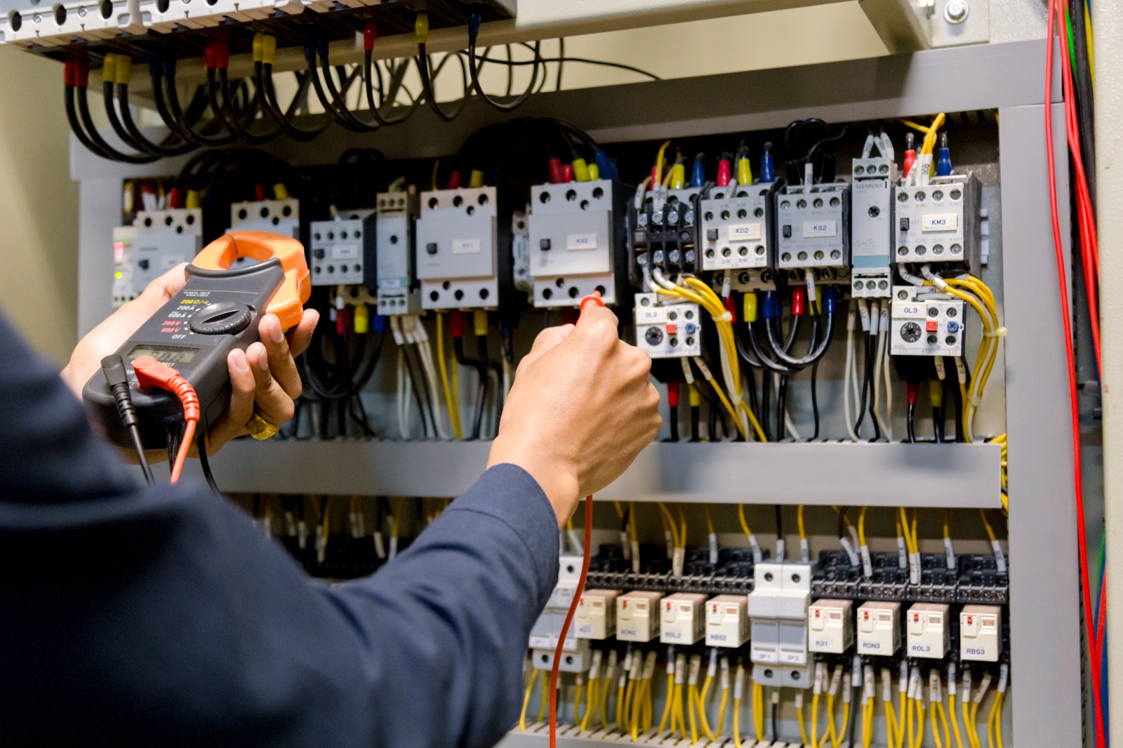 ELEKTRİK TESİSAT BAKIM VE ONARIMI